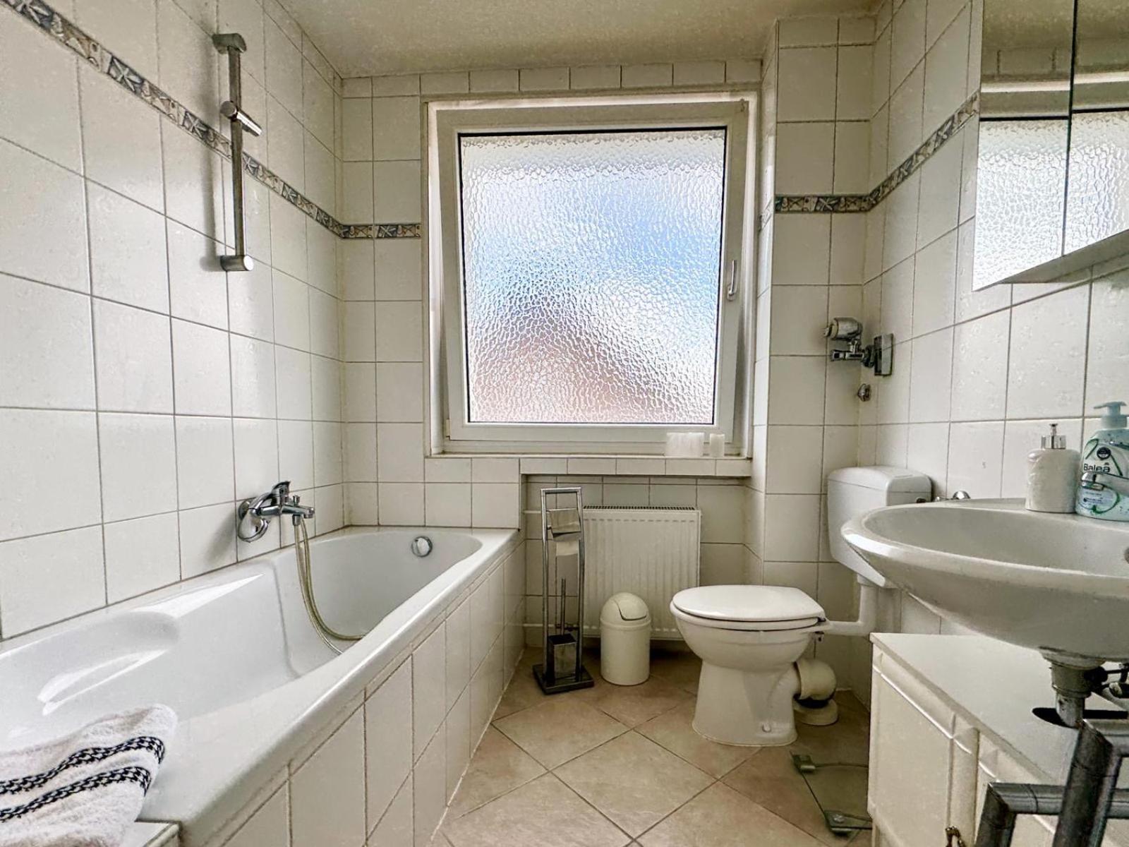 Gepflegte 3 Zimmer Wohnung! Hanôver Exterior foto